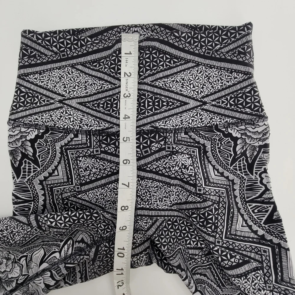 Lululemon Geometric wunder under Floral High Rise Yoga Tights size 4 - Picture 7 of 8